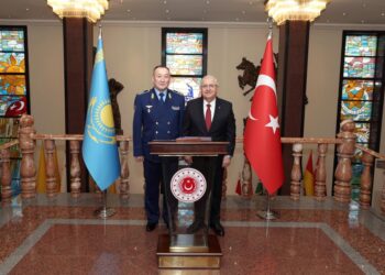 Глава Минобороны Казахстана посетил Турцию с официальным визитом