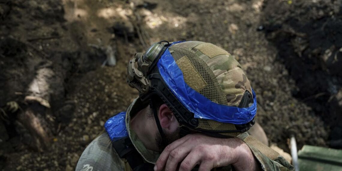 Мобилизованные украинцы дезертируют еще до прибытия на фронт — Financial Times