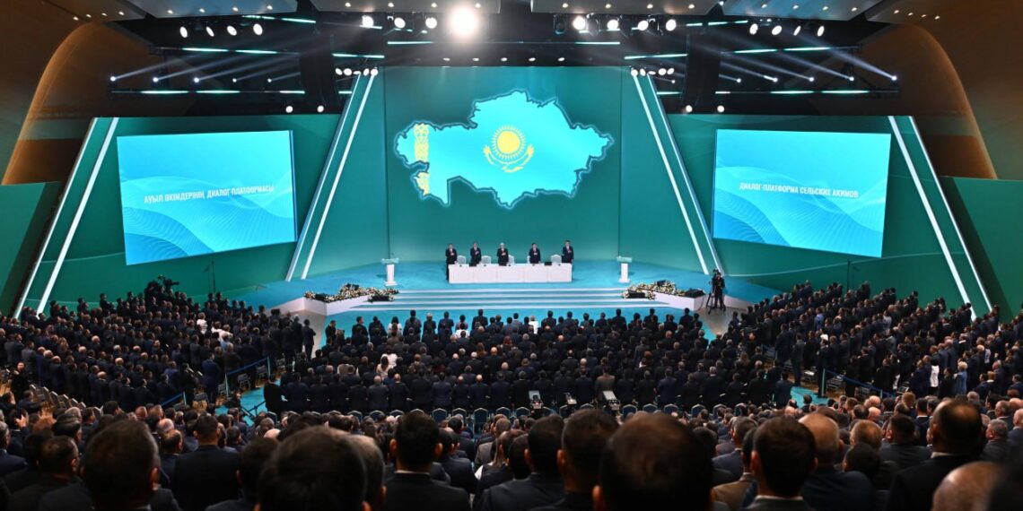 Прямой диалог как инструмент реформ: Токаев и сельские акимы обсудили будущее села