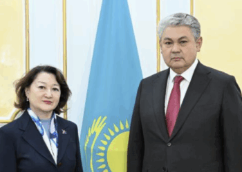 Глава МИД Казахстана встретился с президентом Фонда тюркской культуры и наследия