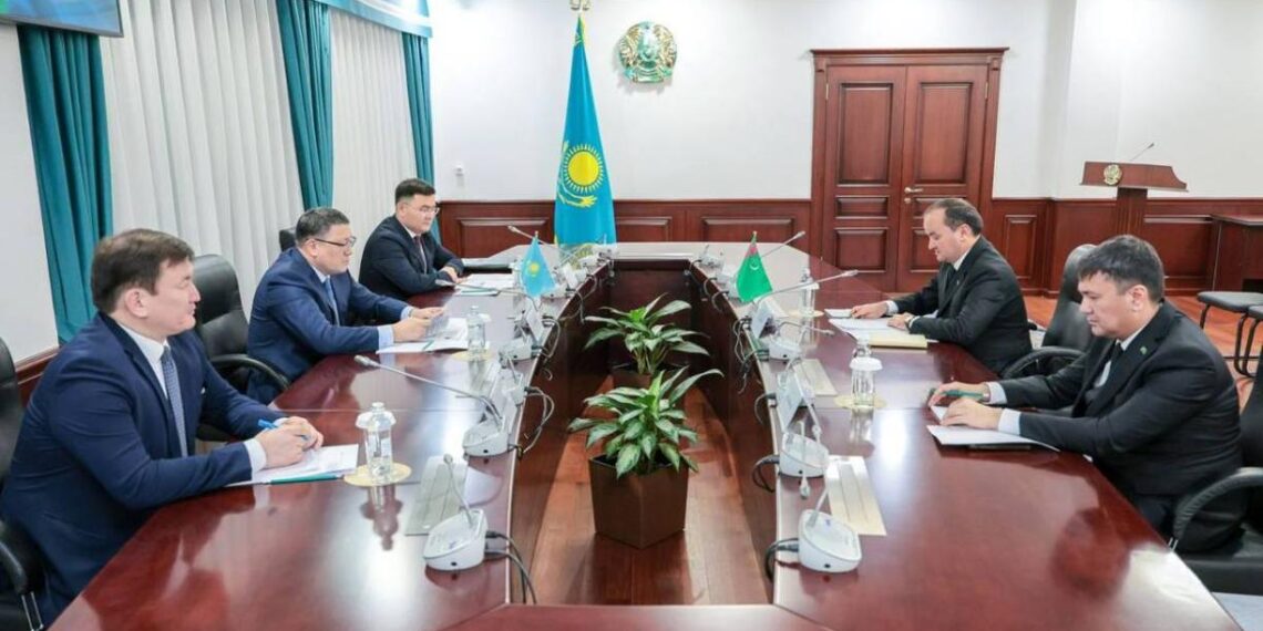 Глава МВД РК провел встречу с председателем государственной миграционной службы Туркменистана