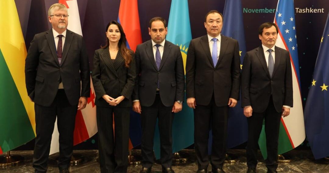 В Ташкенте прошел Форум инвесторов по Транскаспийскому транспортному коридору и связанности