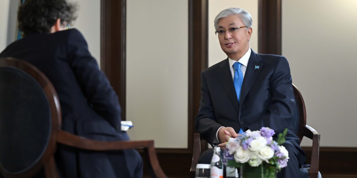 Касым-Жомарт Токаев дал интервью популярным американским изданиям