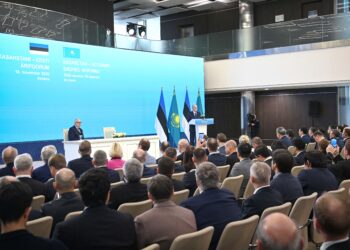 Главы государств Казахстана и Эстонии выступили на бизнес-форуме