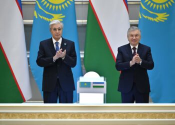 Токаев и Мирзиёев приняли участие в церемонии запуска совместных проектов