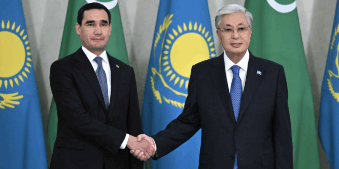 Касым-Жомарт Токаев провел переговоры с президентом Туркменистана