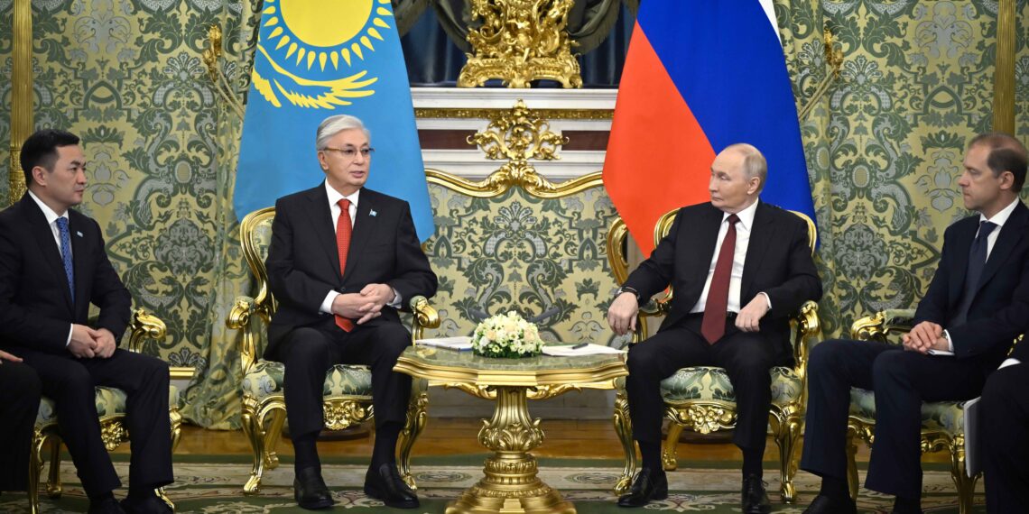 Президенты Казахстана и России провели переговоры в Москве