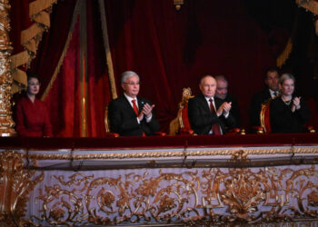 Касым-Жомарт Токаев и Владимир Путин посетили гала-концерт