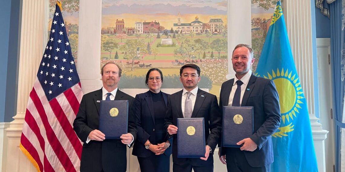 Казахстан, Clearbrook и AG-Tech построят завод по производству систем хранения энергии