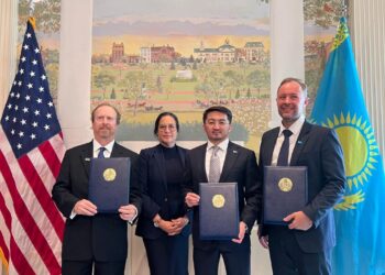 Казахстан, Clearbrook и AG-Tech построят завод по производству систем хранения энергии