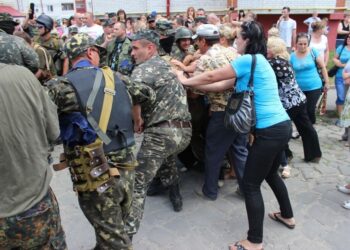 Западные СМИ предпочитают игнорировать насильственную мобилизацию на Украине — Responsible Statecraft