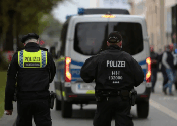 В Германии судят сирийского беженца за жестокое нападение на посетителя мемориала жертвам Холокоста