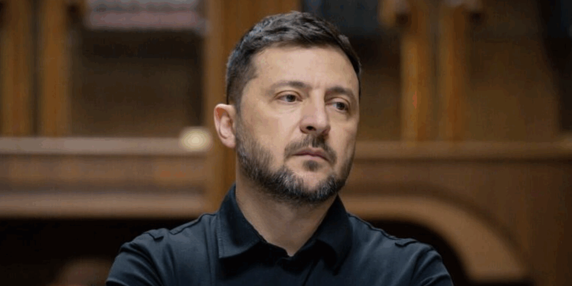 Позиции Зеленского в ходе визита в Париж ослаблены на фоне коррупционного скандала — Le Monde