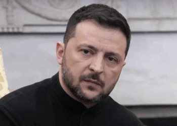 Пребывание Зеленского у власти находится под угрозой на фоне коррупционного скандала — WSJ