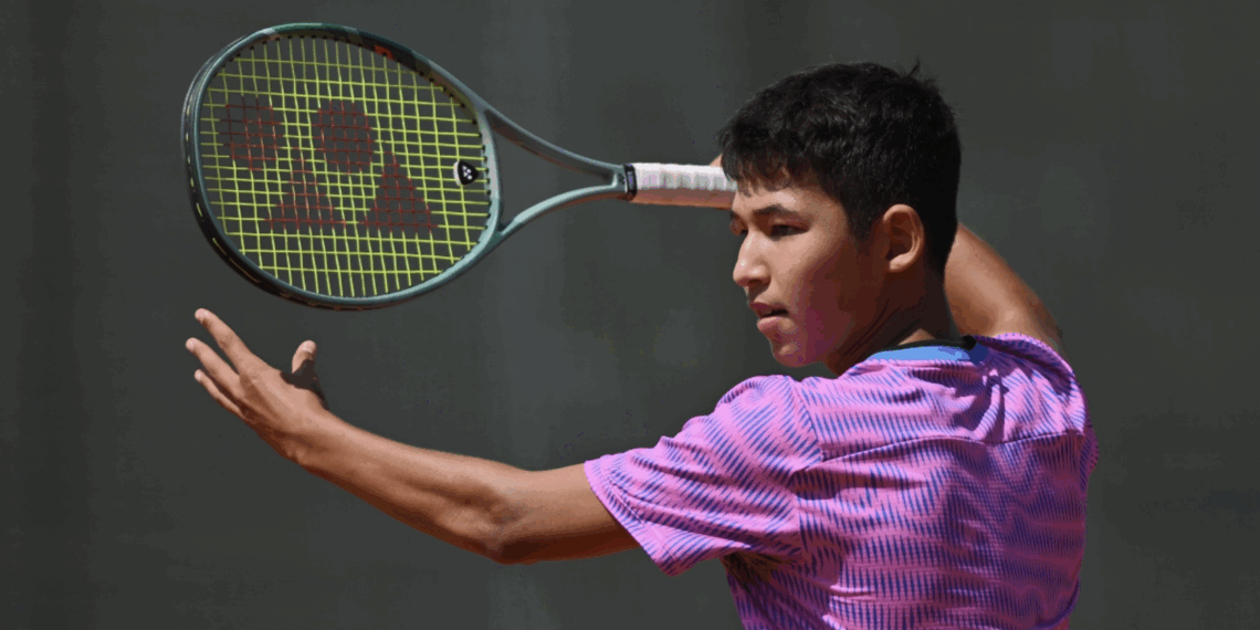 Теннисист Ахмади Маханов вышел в полуфинал престижного турнира в Майами