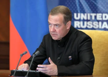 Зампред Совбеза России Медведев: милитаризация Европы может привести к краху ее экономики