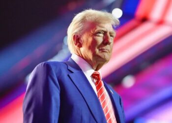 Позиция Киева на переговорах по урегулированию украинского конфликта ослабла из-за упущенного момента — Дональд Трамп