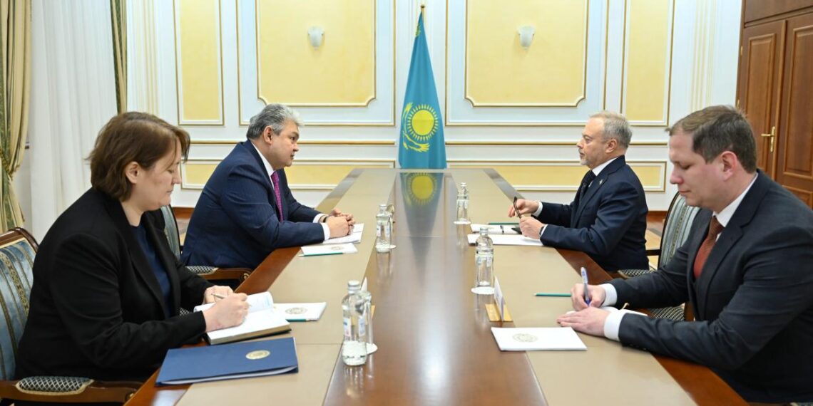 Ермек Кошербаев провел встречу с послом Украины в Казахстане