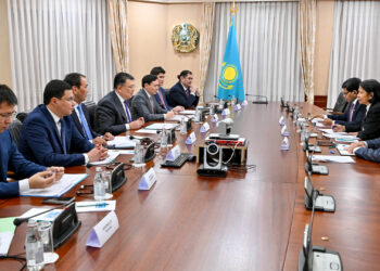 Вице-премьер Казахстана обсудил с руководством АБР реализацию инвестиционных проектов