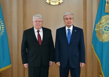 Касым-Жомарт Токаев провел встречу с послом России в Казахстане