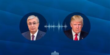 Президенты РК и США провели продолжительный телефонный разговор