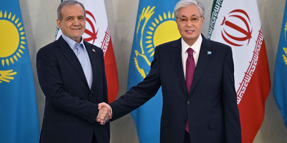 Касым-Жомарт Токаев провел встречу с президентом Ирана