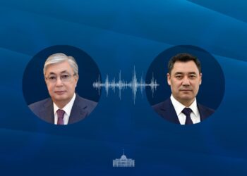 Казахстанский лидер провел телефонный разговор с президентом Кыргызстана