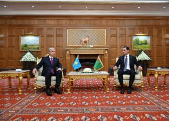 Токаев провел в Ашхабаде встречу с президентом Туркменистана