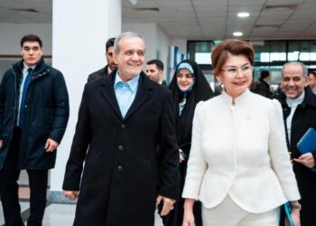 Минздрав РК: президент Ирана посетил Центр сердца