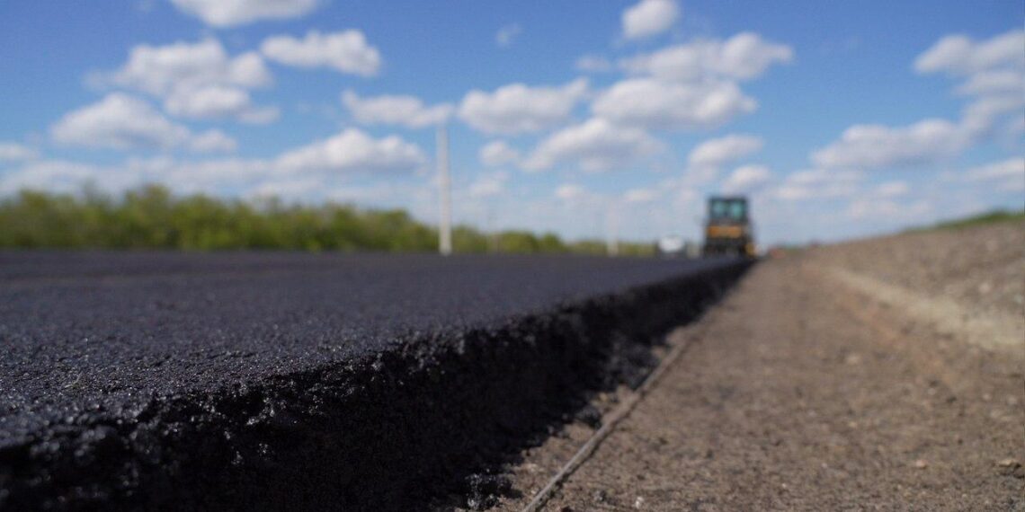 В Казахстане 13 тысяч километров автомобильных дорог охвачено ремонтом