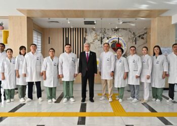 Глава государства ознакомился с работой аритмологической клиники в Таразе