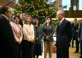 Токаев встретился с соотечественниками, работающими в Японии