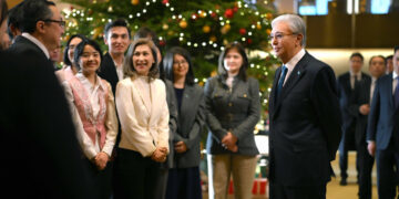 Токаев встретился с соотечественниками, работающими в Японии