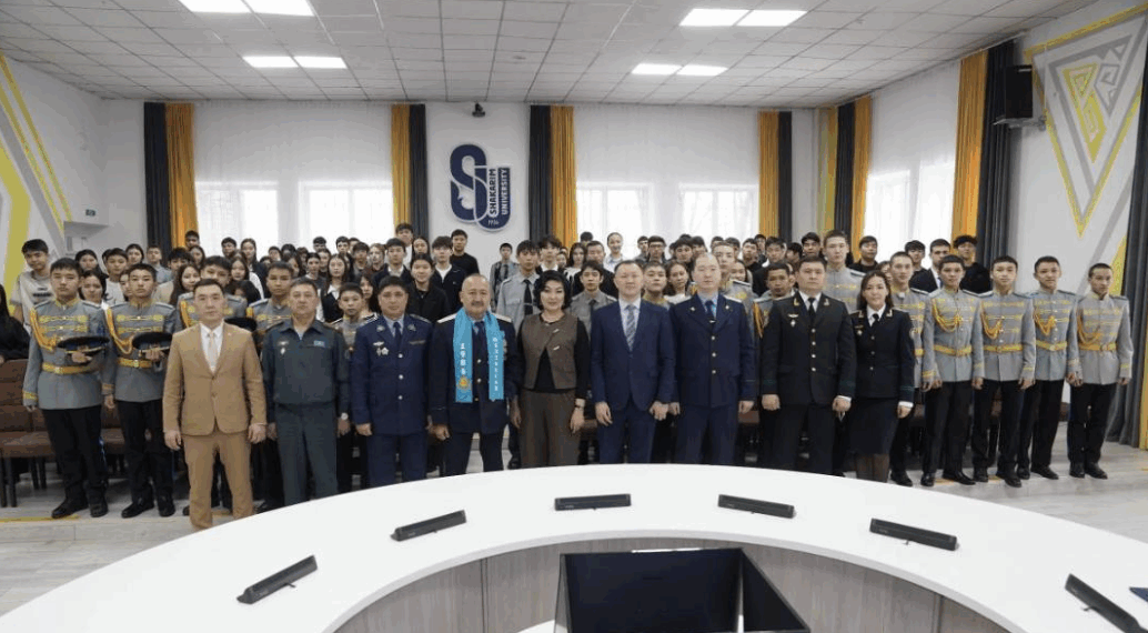 Порядка 300 студентов поучаствовали во встрече по правовой грамотности в области Абай