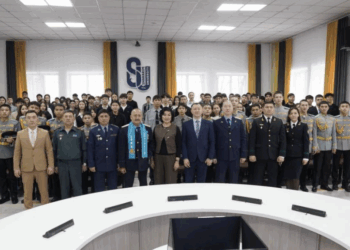 Порядка 300 студентов поучаствовали во встрече по правовой грамотности в области Абай