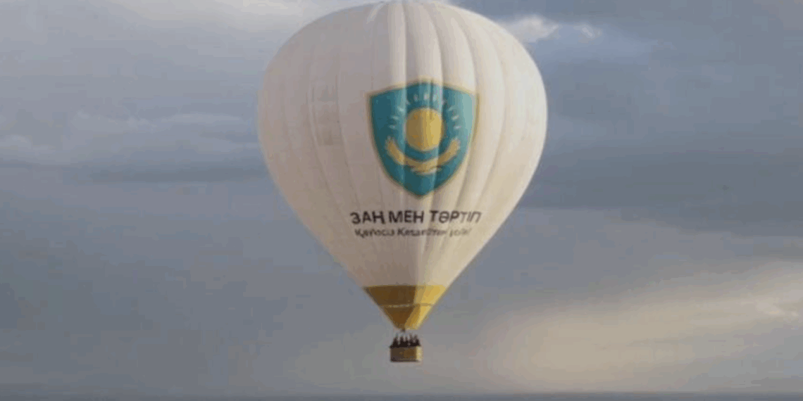 Порядка 300 человек приняли участие в съемках клипа на песню «Заң мен тәртіп»