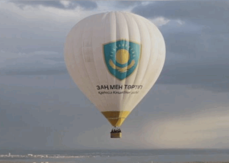 Порядка 300 человек приняли участие в съемках клипа на песню «Заң мен тәртіп»