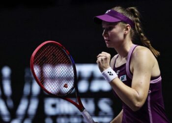 Теннисистка Елена Рыбакина пробилась в четвертьфинал турнира в Австралии