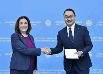 Вновь назначенный посол США вручила копии верительных грамот в МИД РК