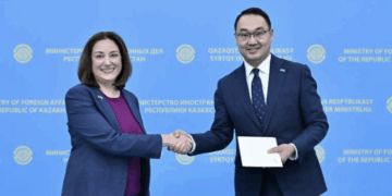 Вновь назначенный посол США вручила копии верительных грамот в МИД РК