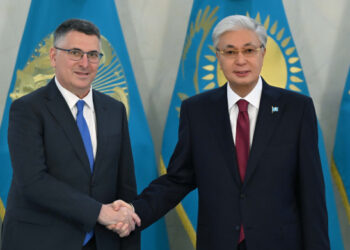 Токаев провел встречу с министром иностранных дел Израиля