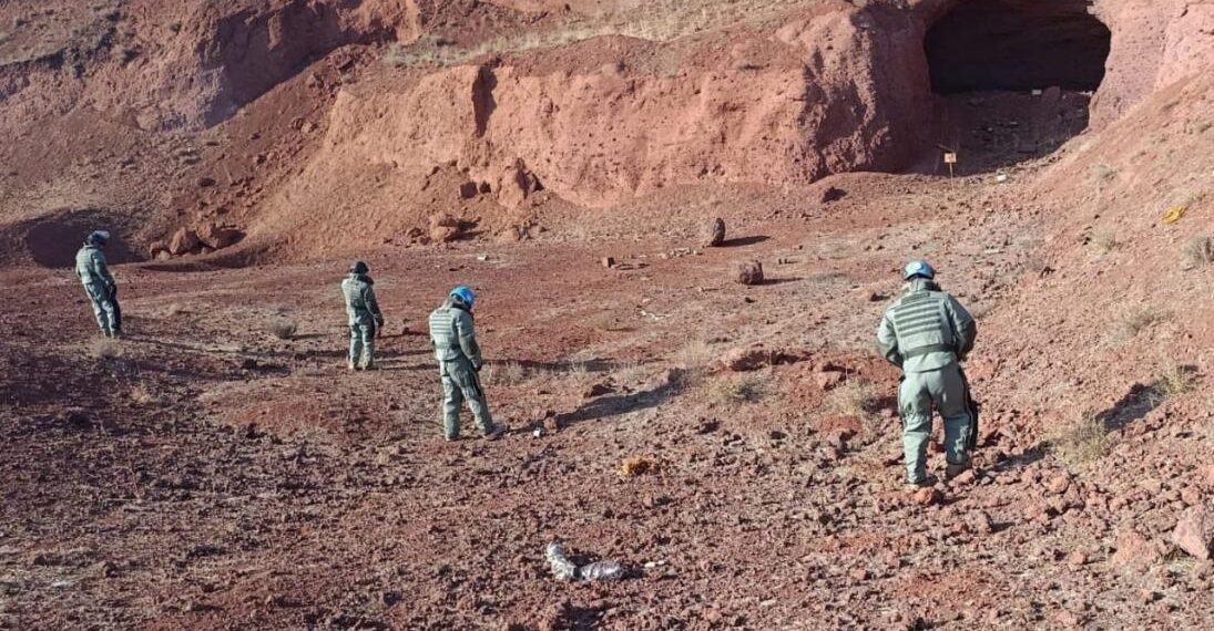 Казахстанские саперы в рамках миссии на Голанских высотах уничтожили более 1200 взрывоопасных предметов