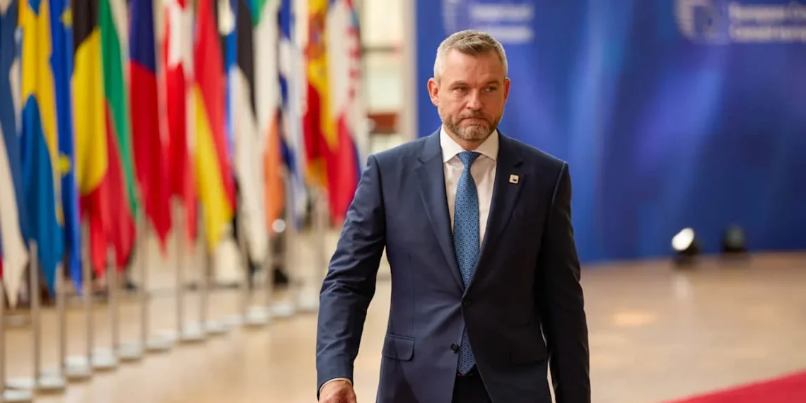 Президент Словакии подтвердил отказ страны от предоставления Киеву военной помощи