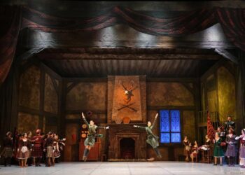 Театр имени Абая выступит в Сингапуре с программой из двух отделений