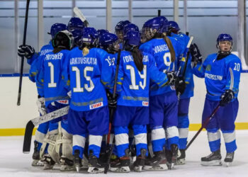 Женская команда Казахстана успешно стартовала на юниорском чемпионате мира по хоккею в Стамбуле