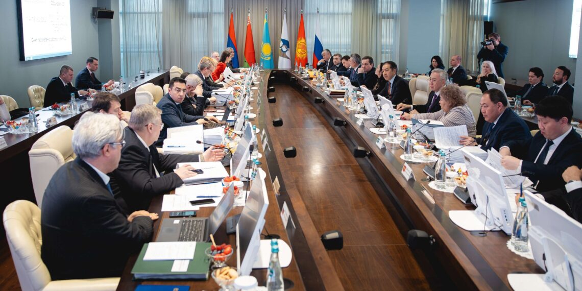 Серик Жумангарин открыл первое в 2026 году заседание Совета ЕЭК