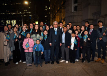 Касым-Жомарт Токаев по прибытию в Вашингтон встретился с соотечественниками