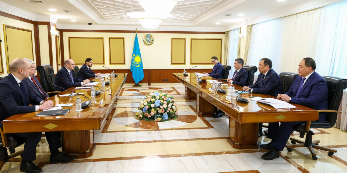 В Правительстве РК прошла встреча с губернатором Оренбургской области РФ