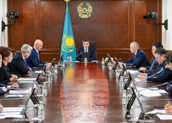 Бектенов провел совещание по вопросу организации разъяснительной работы в контексте обсуждения проекта новой Конституции РК