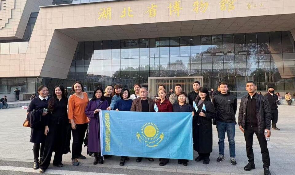 Преподаватели казахстанских колледжей прошли в Китае стажировку по программам ИИ